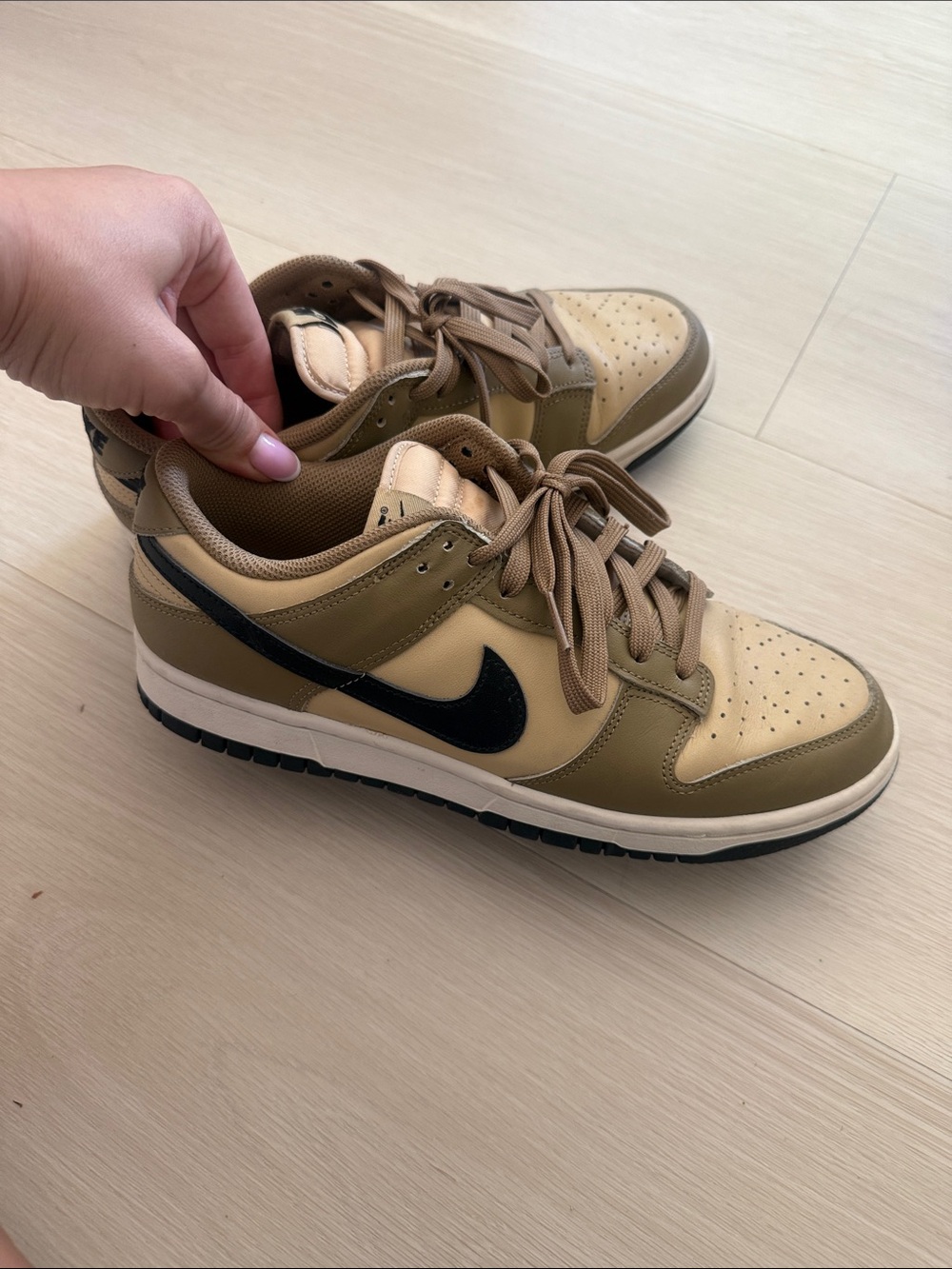 Nike Men’s Low-Top Sneakers in Tan and Black Swoosh - Picture 3 of 3